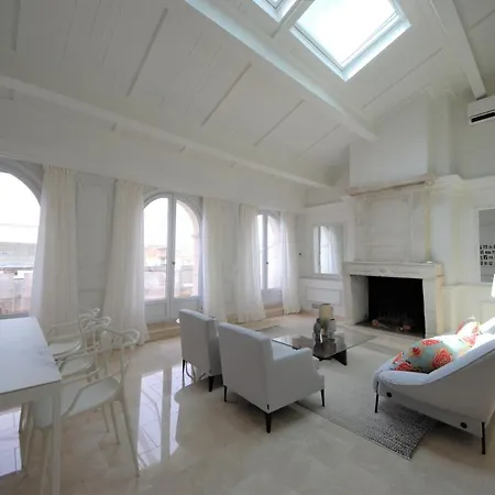 Foch Bright Prestigious In ! Apartman