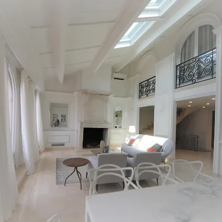 Luxury Duplex In Heart Of Apartmán *